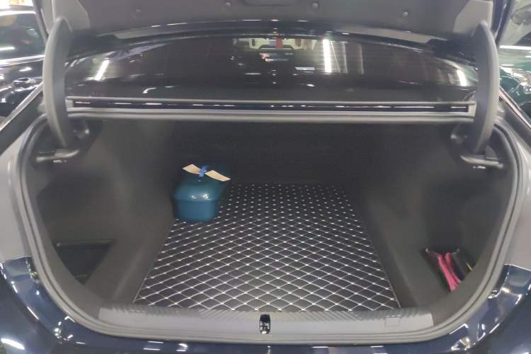 Used BMW 5 Series 2024 530Li Luxury Edition M Sport Package