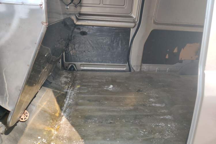 Used Wuling Rongguang 2019 1.5L Extended-Body Van Base Model with 2 Seats Left Rear Seat