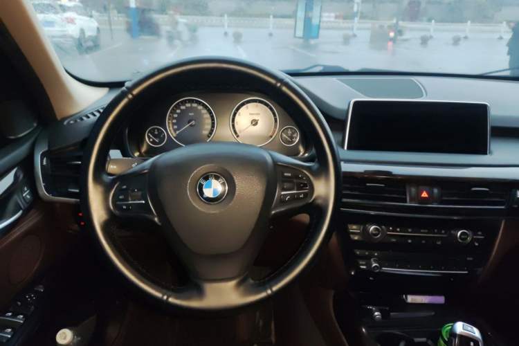 Used BMW X5 2015 xDrive28i
