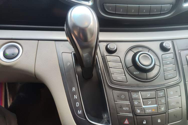 Used Buick GL8 2011 3.0L GT Luxury Business Haoya Edition