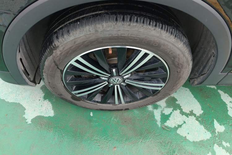 Used Volkswagen Tiguan L 2019 Updated Version 330TSI Automatic Two-Wheel Drive Panoramic Comfort Edition China VI Standard Left Front Wheel Hub