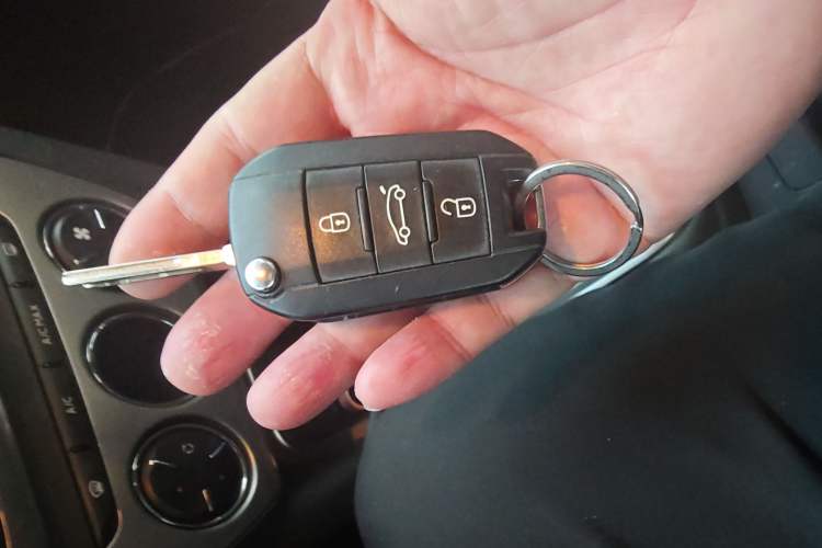 Used Peugeot 301 2014 1.6L Automatic Luxury Edition