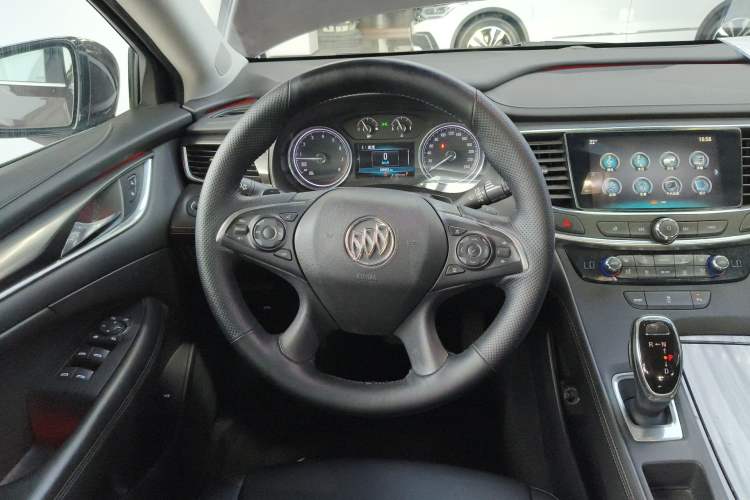 Used Buick LaCrosse 2018 20T Elite Edition Steering Wheel
