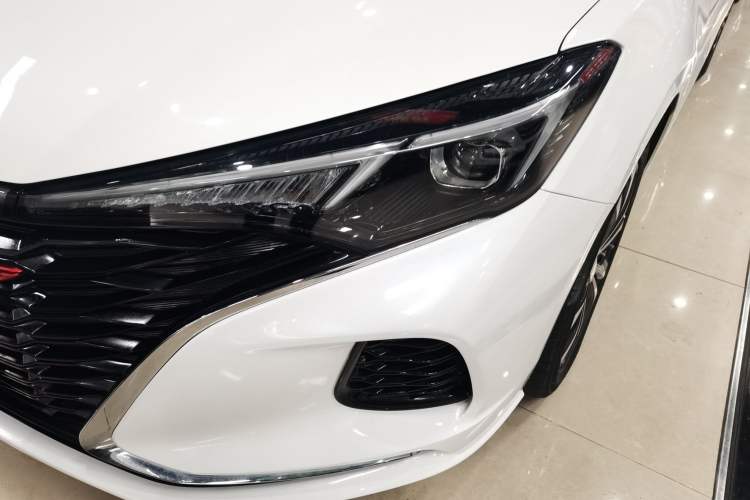 Used CHANGAN Eado 2021 PLUS Blue Whale NE 1.4T GDI DCT Flagship Model Left Front Headlight