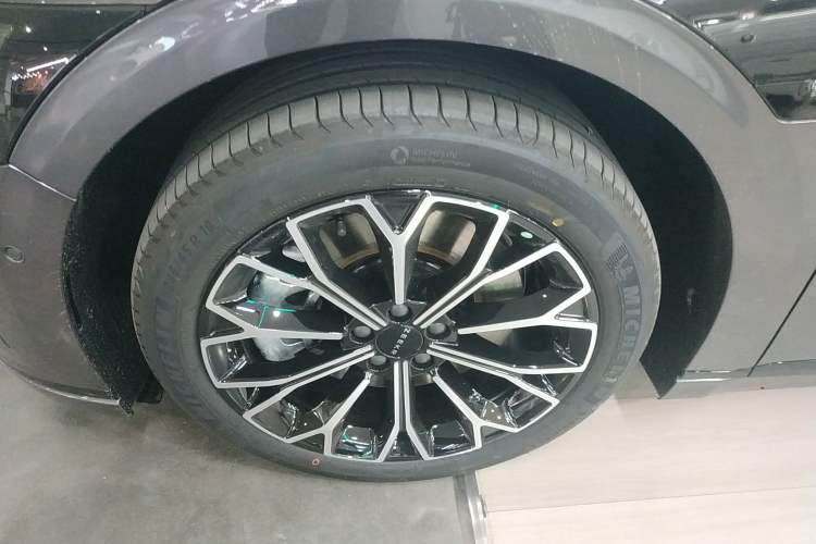 Used Zeekr 007GT 2025 Rear-Drive Intelligent Driving Version 75 kWh Left Front Wheel Hub