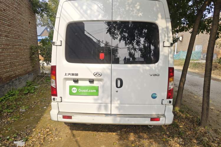 Used SAIC MAXUS Xintu V80 2023 2.0T Manual Classic Aoyuntong Long Wheelbase Mid-Height 6/7/8/9-Seater
