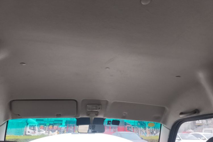 Used Jinbei Hiace X30 CNG 2023 1.5L Natural Gas Super-Enjoyment Passenger Van 5/6/7 Seats No Air Conditioning SWCC15M
