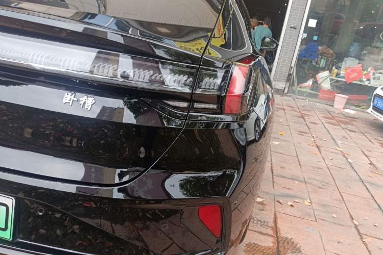 Used Zeekr 001 2024 YOU Edition 100 kWh All-Wheel Drive Right Rear Taillight