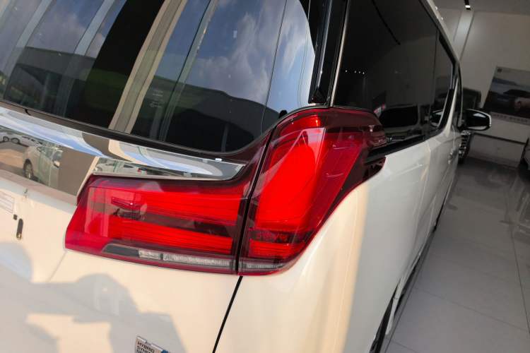 Used Toyota Alphard 2023 Dual-Motor 2.5L Premium Golden Edition