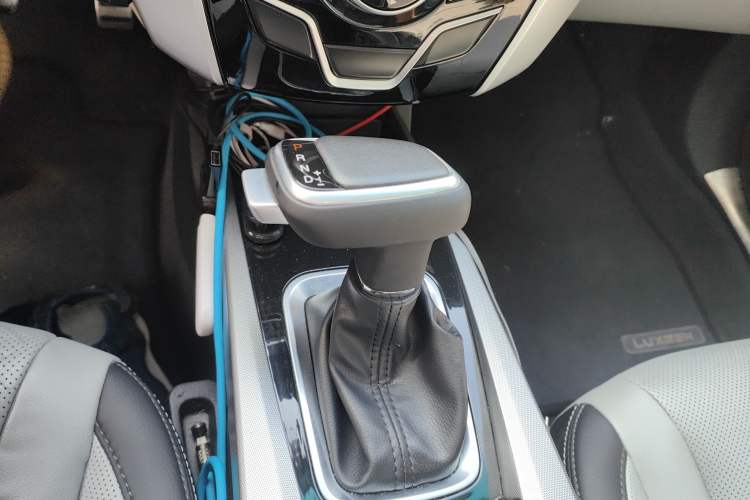 Used Luxgen U6 SUV 2014 2.0T ZhiZun Model