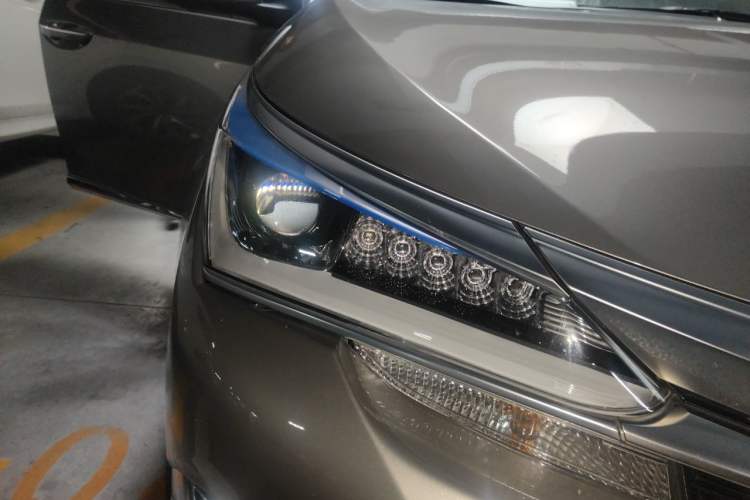 Used Toyota Corolla 2017 Revised Dual-Engine 1.8L E-CVT Elite Edition