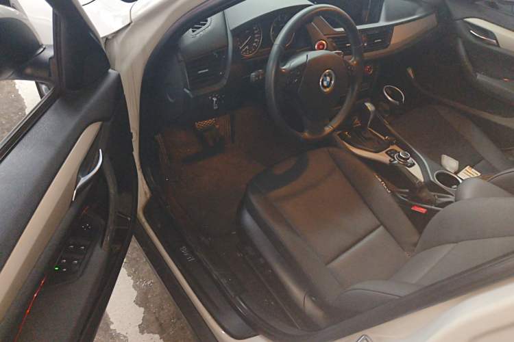 Used BMW X1 2012 sDrive18i Luxury Edition Driver Seat