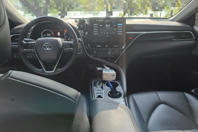 Used Toyota Camry 2021 2.5G Luxury Edition Center Console