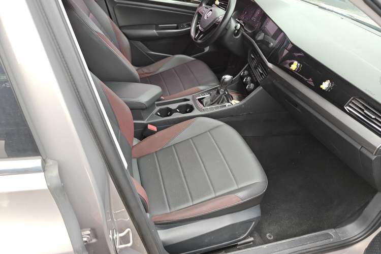 Used Volkswagen Bora 2019 1.5L Automatic Elite Version Right Front Seat