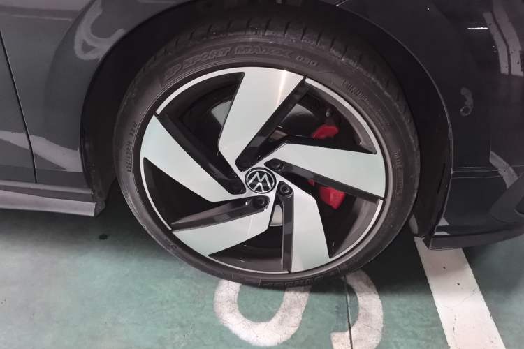 Used Volkswagen Golf GTI 2021 380TSI DSG GTI Right Front Wheel Hub