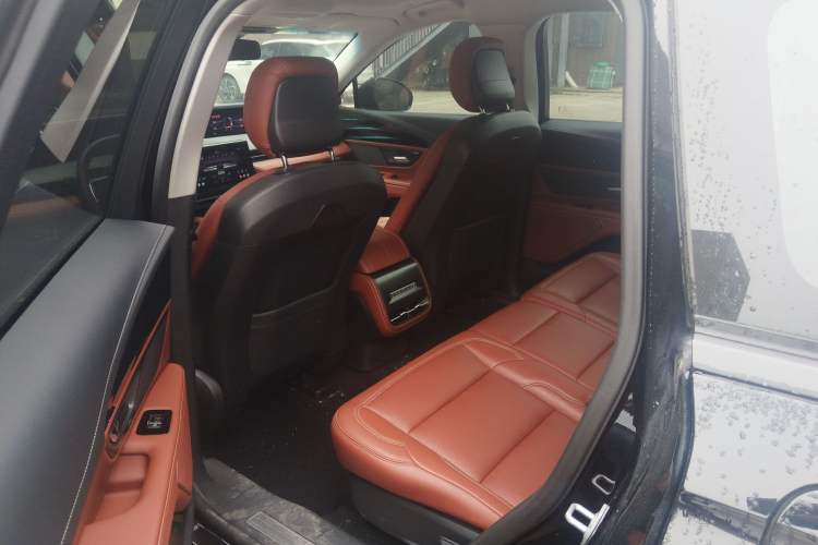 Used Lincoln Nautilus 2023 2.0T All-Wheel-Drive Luxury Hybrid Edition Left Rear Seat