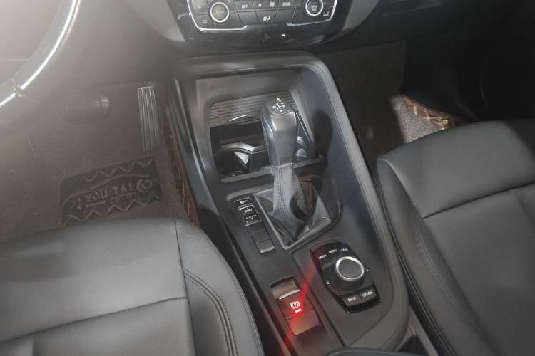 Used BMW X1 2019 sDrive20Li Leading Model Gear Lever