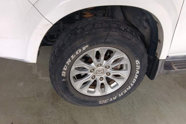 Used JMC Yusheng S350 2013 2.4T Automatic 4x4 Diesel Luxury 5-Seater Exterior 4