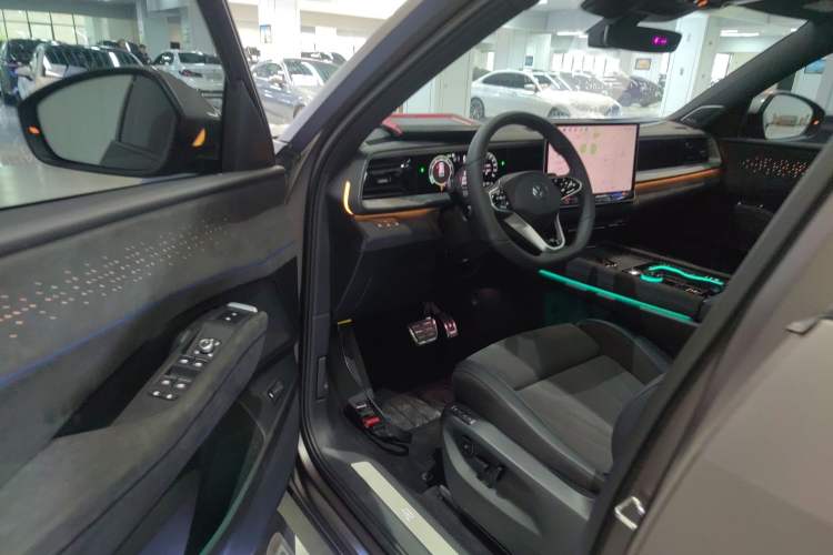 Used Volkswagen Teramont 2025 Tiguan Pro 450TSI Four-Wheel Drive Summit Edition Driver Seat