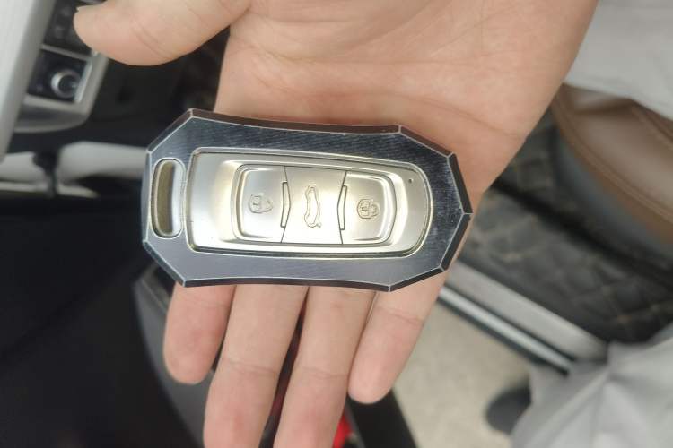 Used Geely Auto Emgrand X7 Sport 2016 1.8TD Automatic ZhiZun Version