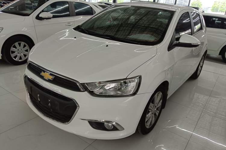 Used Chevrolet Aveo Sonic 2014 Hatchback 1.6 SX AT Fashion Edition