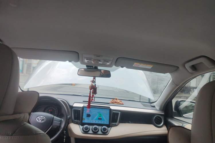 Used Toyota RAV4 2015 2.0L CVT Two-Wheel Drive Urban Edition
