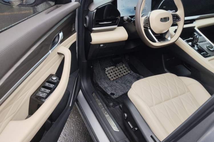 Used Geely Auto Monjaro L 2025 Dongfang Yao 2.0TD Automatic Jinzhao Edition
