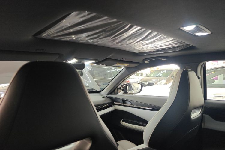 Used Changan UNI-V iDD 2024 Blue Whale Smart Electric iDD 136km ZhiKu Model