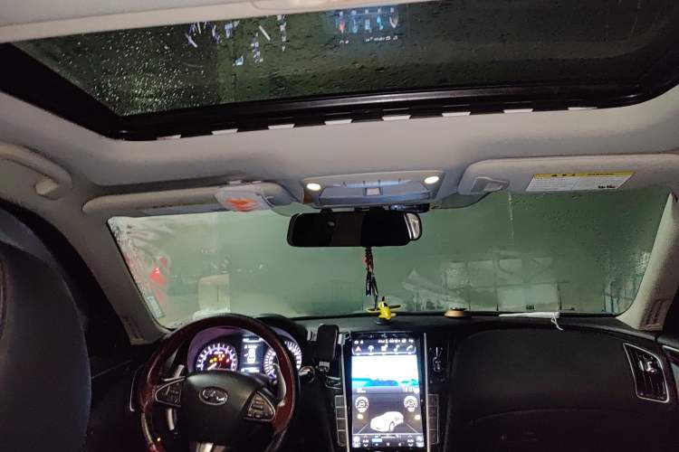 Used Infiniti Q50L 2015 2.0T Comfort Edition
