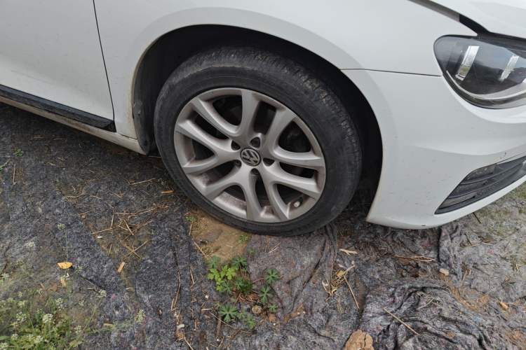 Used Volkswagen Scirocco 2015 1.4TSI Fashion Edition Right Front Wheel Hub