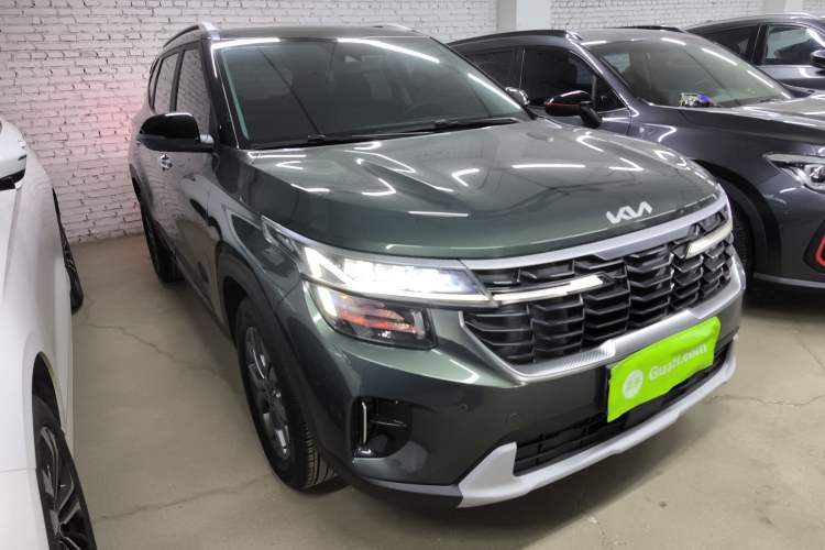 Used Kia Seltos 2023 1.5L CVT Luxury Edition Front Right 45 Deg