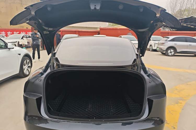 Used Tesla Model 3 2023 Rear-Wheel-Drive Version
