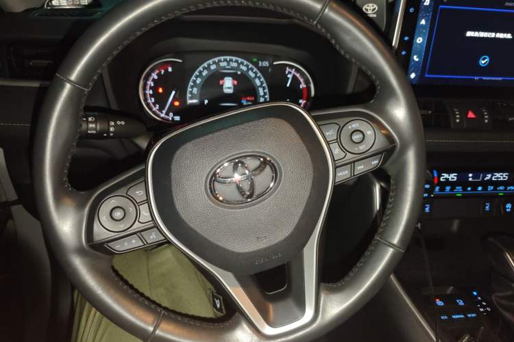 Used Toyota RAV4 2021 2.0L CVT Two-Wheel Drive Fashion PLUS Edition Steering Wheel