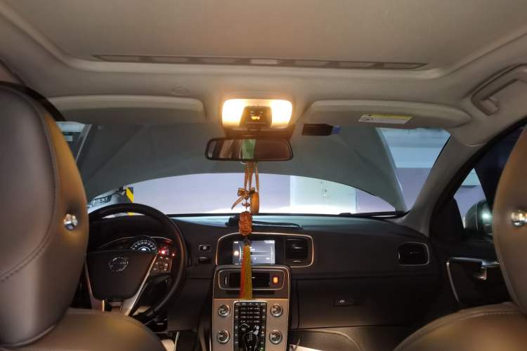 Used Volvo S60 2018 S60L T3 Smart Upgrade Edition
