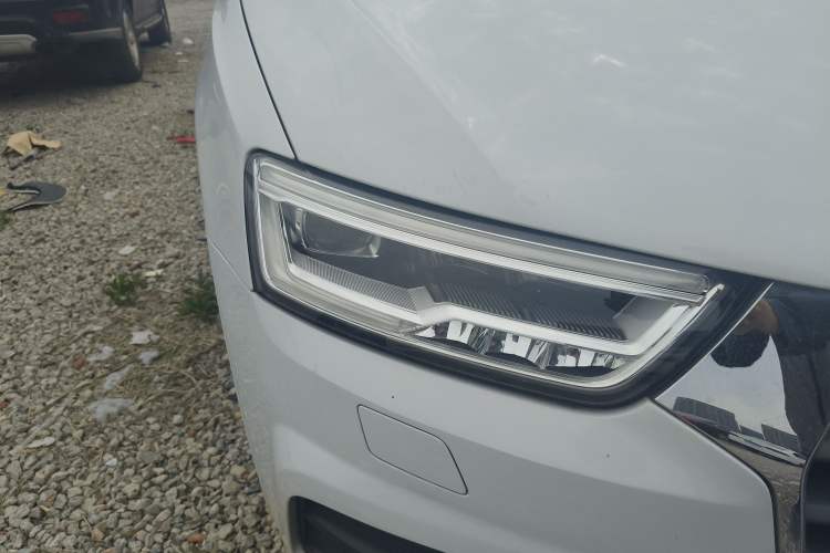 Used Audi Q3 2018 30th Anniversary Edition 30 TFSI Fashion Model Right Front Headlight