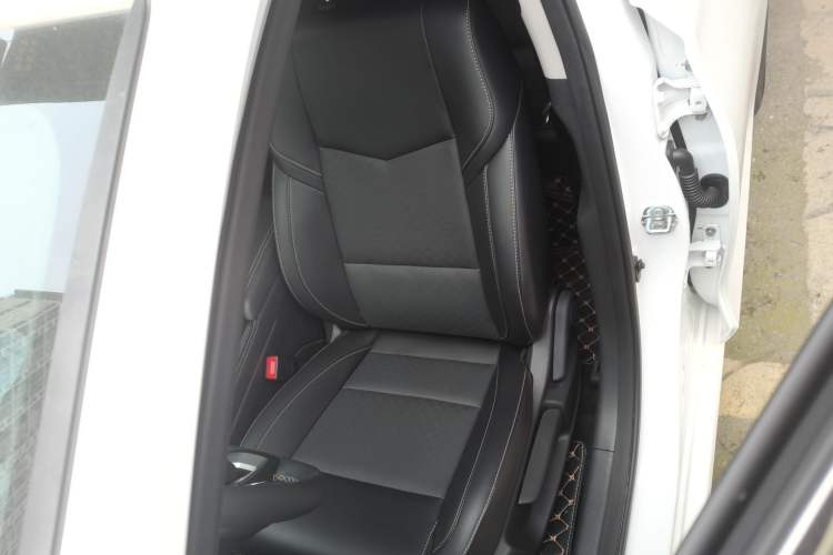 Used Changan Eado 2019 High-Energy Edition 1.6L GDI Manual Pioneer Model China VI Standard
