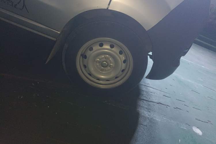 Used Jinbei Hiace X30 2021 1.5L Standard Version Air-Conditioning-Free Bus China VI Emission Standard SWC15M