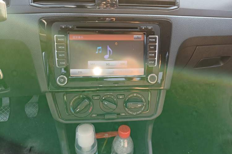 Used Volkswagen Santana 2016 1.4L Manual Fashion Edition