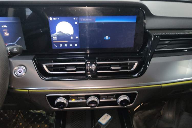 Used Hongqi HS5 2023 2.0T Qixiang Pro Edition