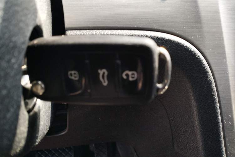 Used Volkswagen Lavida 2013 Restyled Classic 1.6L Automatic Comfort Edition