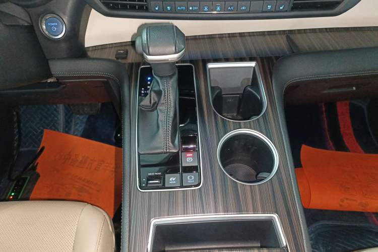 Used Toyota SIENNA 2021 2.5L Hybrid Premium Edition