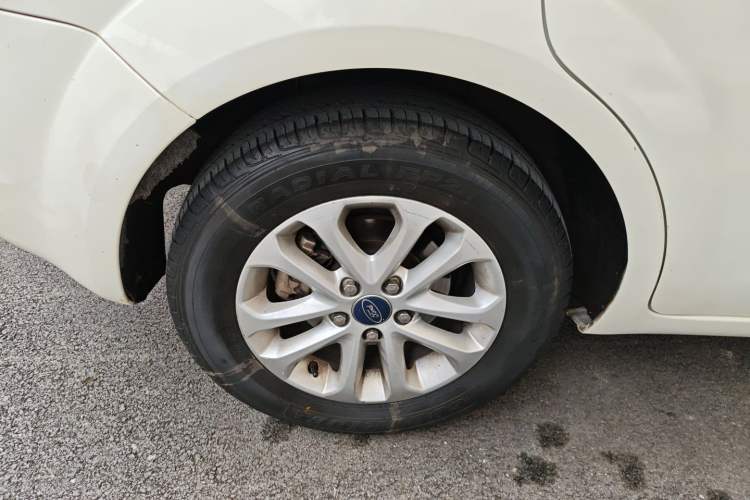 Used Ford Focus 2013 Hatchback Classic 1.8L Manual Base Model