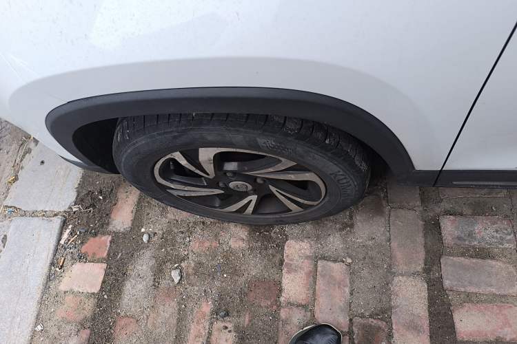 Used Baojun 510 2017 1.5L Automatic Luxury Model Left Front Wheel Hub