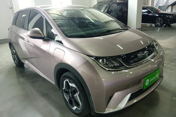 Used BYD Dolphin 2021 405 km Fashion Edition Front Right 45 Deg