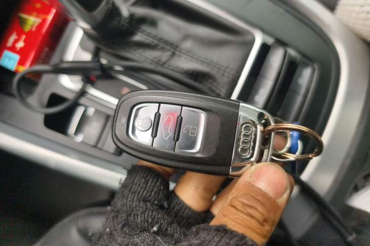 Used Audi Q5 2013 40 TFSI Technology Edition Vehicle Key