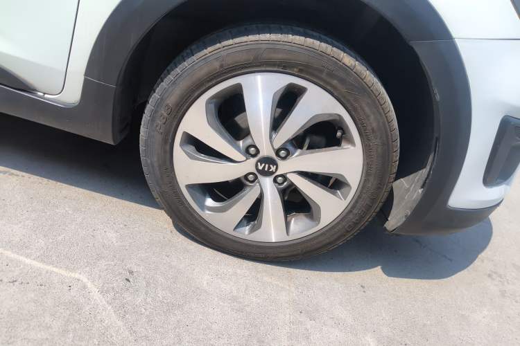 Used Kia KX Cross 2017 1.4L AT GLS Right Front Wheel Hub