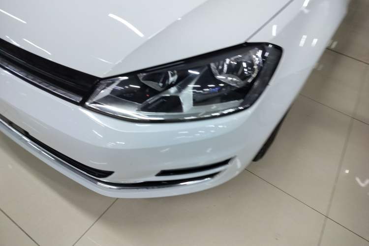 Used Volkswagen Golf 2016 230TSI Automatic Comfort Version
