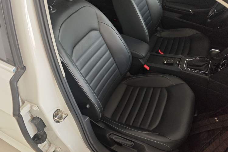 Used Volkswagen Lamando 2019 280TSI DSG Comfort Edition China VI standard
