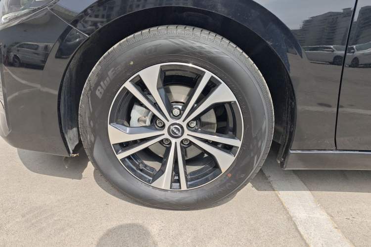 Used Nissan Sylphy 2023 1.6L CVT Black Gold Edition Exterior 4