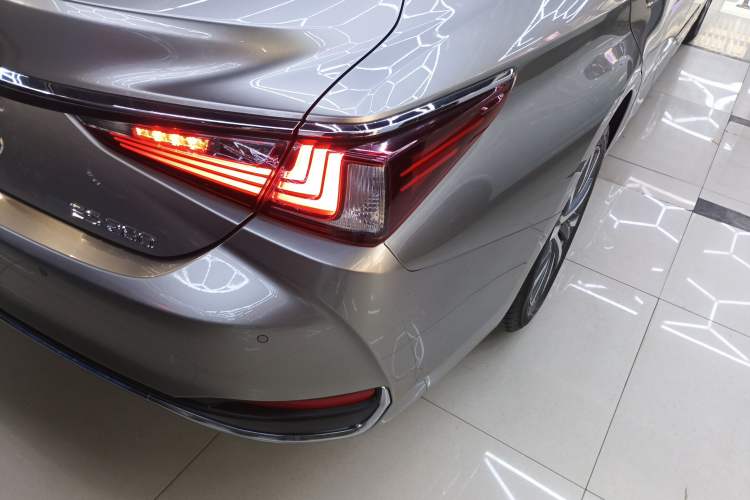 Used Lexus ES 2018 260 Excellence Edition China V Standard